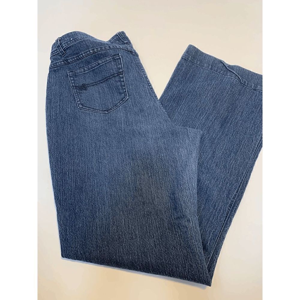 Ashley Stewart Women Blue Straight Leg Medium Wash Denim Jeans Size 16